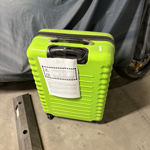 29 - sadzīves priekšmetus namīpašuma koplietošanas telpās novietot aizliegts. 